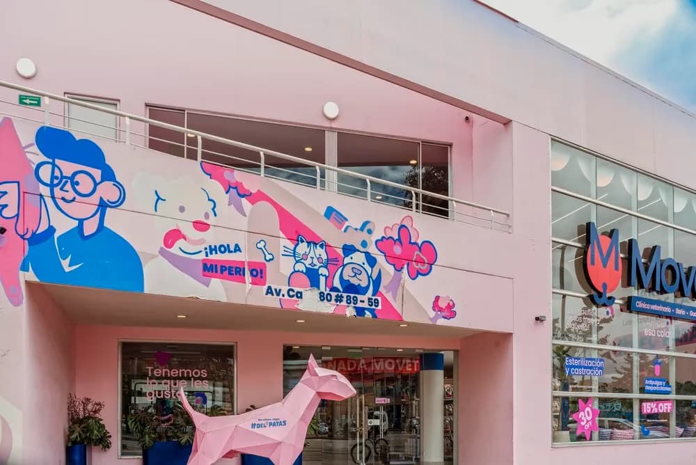Fachada y entrada de Clínica Veterinaria Movet Calle 80, sede Movet en Engativá, Bogotá
